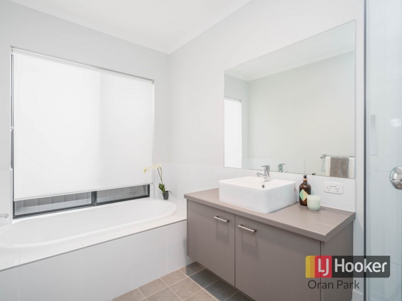 329 South Circuit, Oran Park NSW 2570