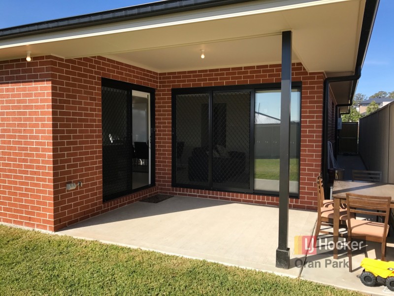 14 Besnard Street, Oran Park NSW 2570