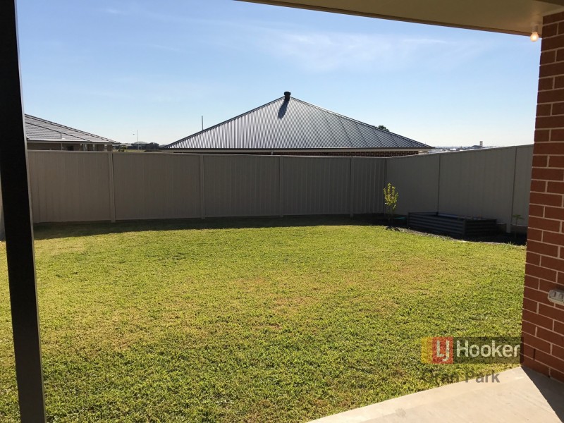 14 Besnard Street, Oran Park NSW 2570