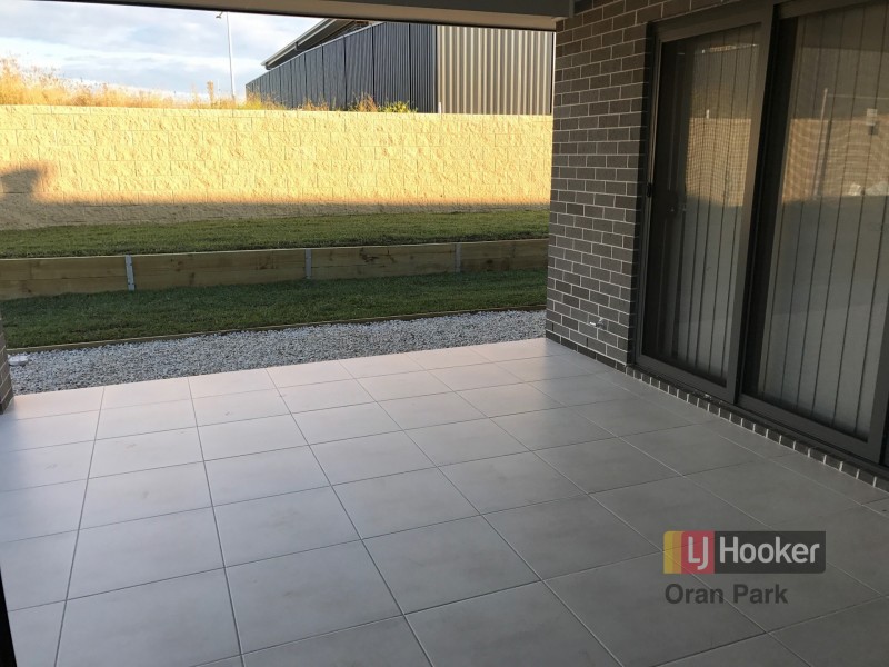 16 Holdsworth Street, Oran Park NSW 2570