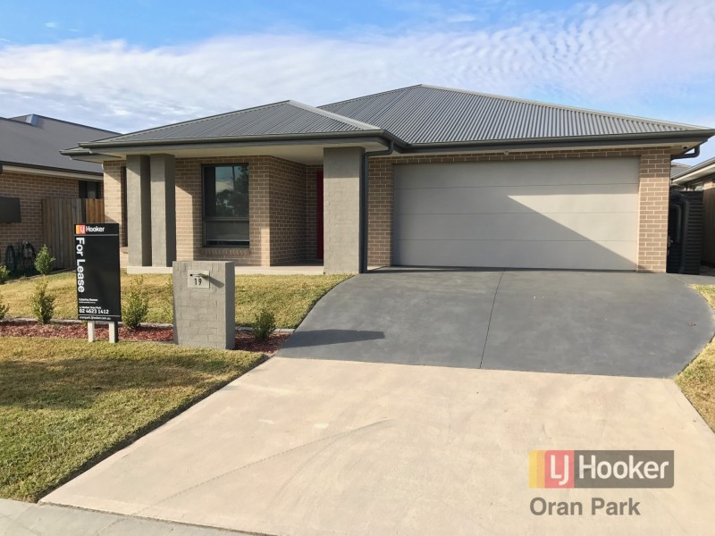 19 Franklin Grove, Oran Park NSW 2570