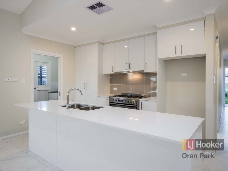 21 Thorpe Circuit, Oran Park NSW 2570