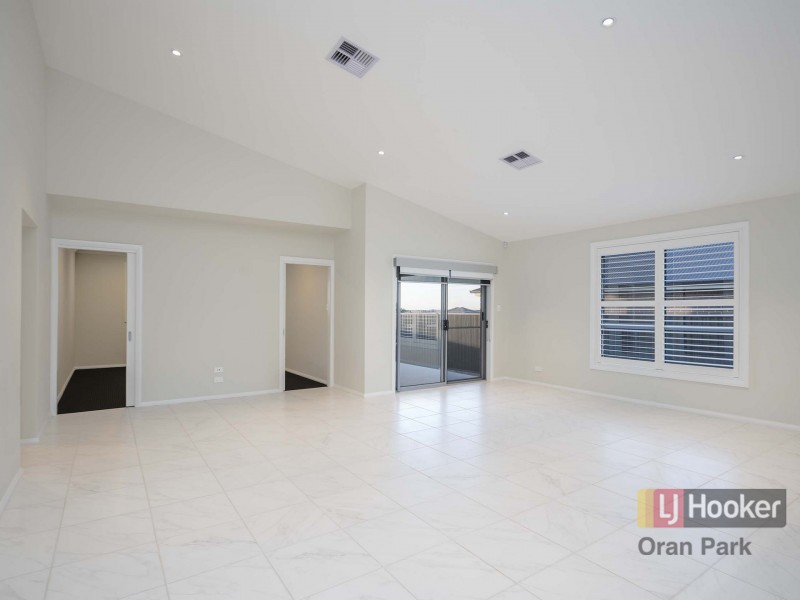 21 Thorpe Circuit, Oran Park NSW 2570