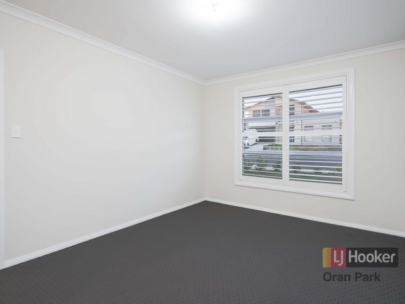 21 Thorpe Circuit, Oran Park NSW 2570