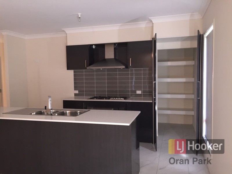 9 Hansford Street, Oran Park NSW 2570