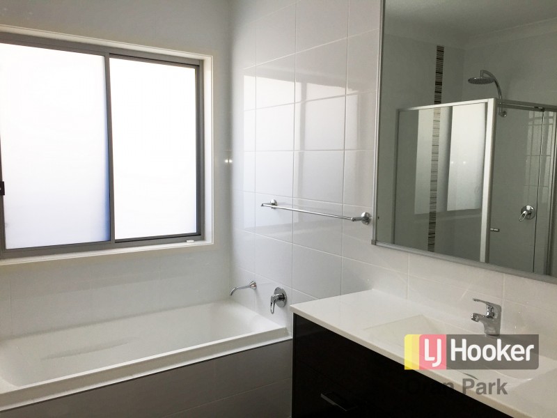 9 Hansford Street, Oran Park NSW 2570