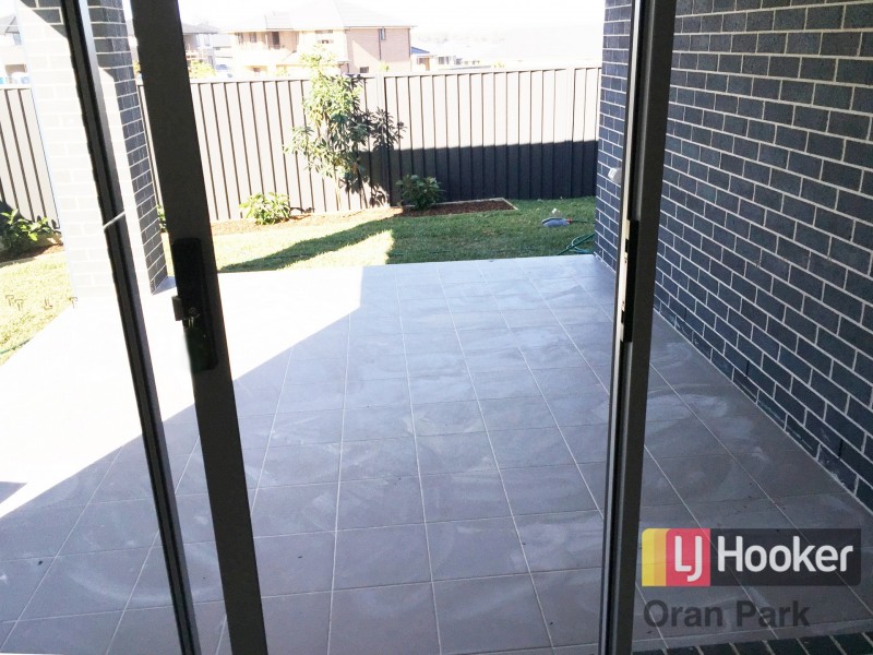 9 Hansford Street, Oran Park NSW 2570