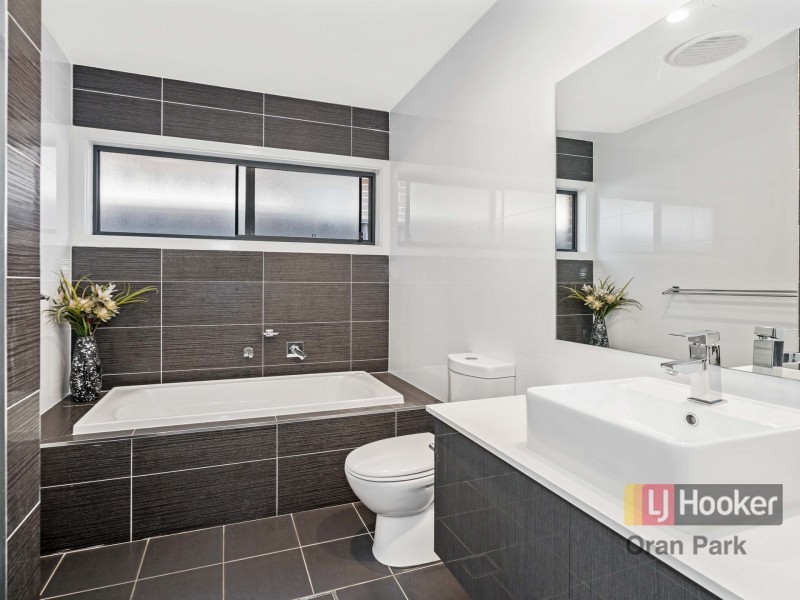 14 Finlay Street, Oran Park NSW 2570