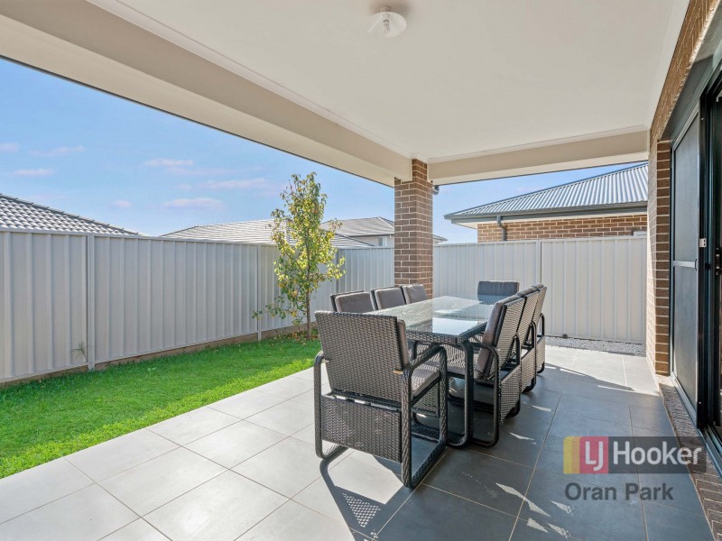 14 Finlay Street, Oran Park NSW 2570