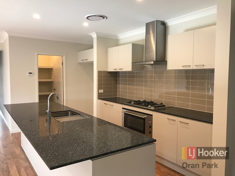 6 Austen Circuit, Oran Park NSW 2570