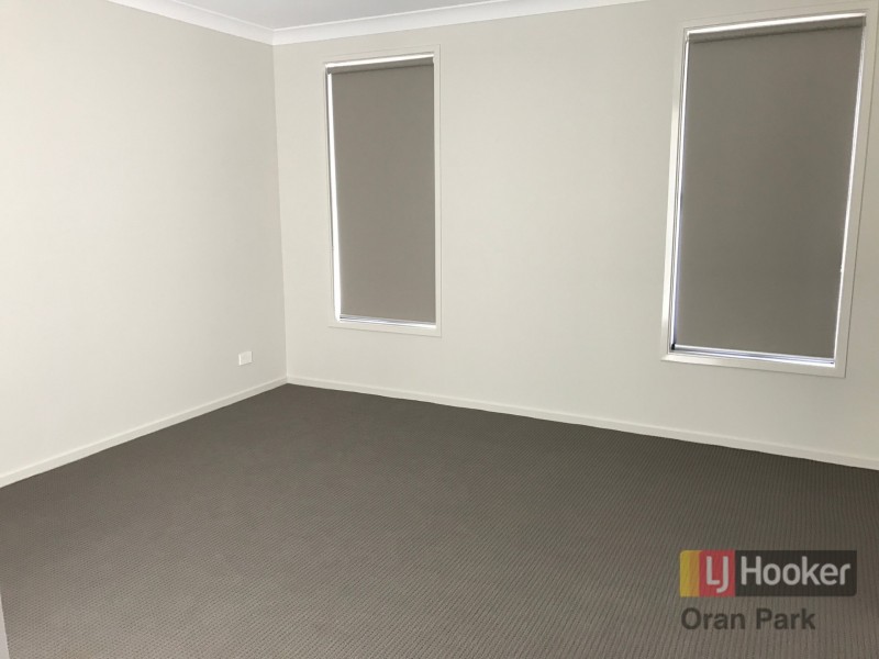 6 Austen Circuit, Oran Park NSW 2570