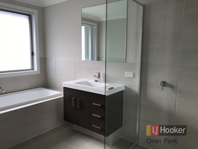 22b Howard Loop, Oran Park NSW 2570