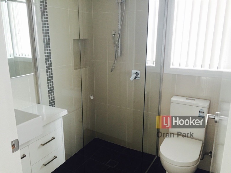 65b Richards Loop, Oran Park NSW 2570