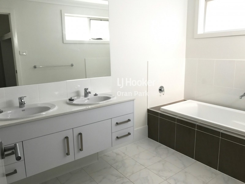 43 Tess Circuit, Oran Park NSW 2570