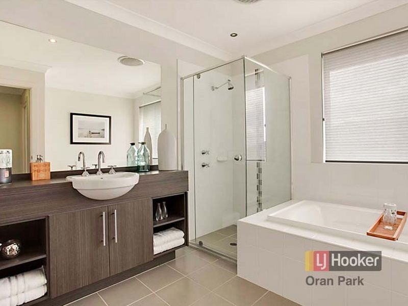 29 Moffat Street, Oran Park NSW 2570