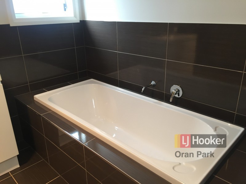 10 McCormack Street, Oran Park NSW 2570