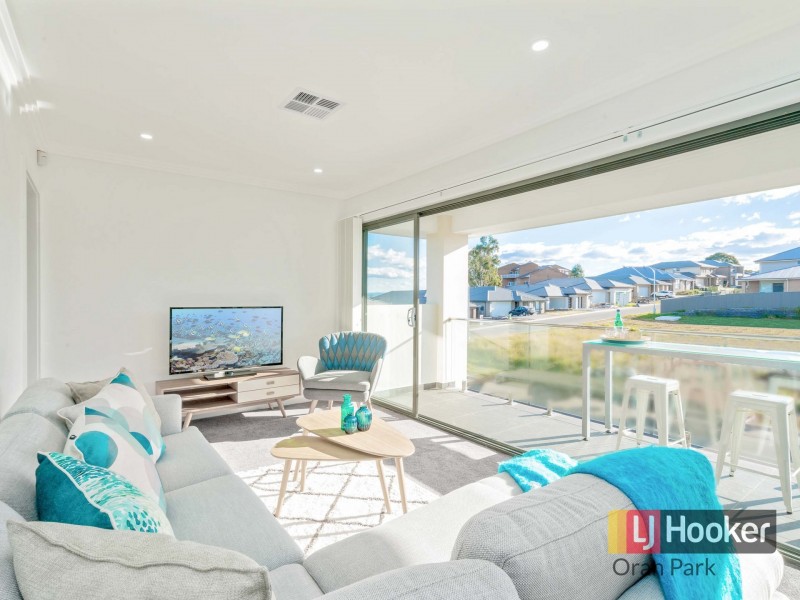 17 Kew Street, Gregory Hills NSW 2557