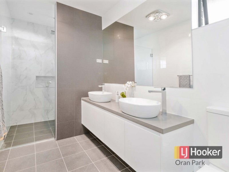 17 Kew Street, Gregory Hills NSW 2557