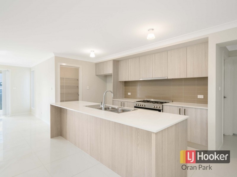 33b Canal Parade, Leppington NSW 2179