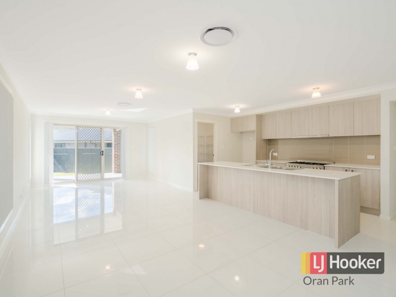 33b Canal Parade, Leppington NSW 2179