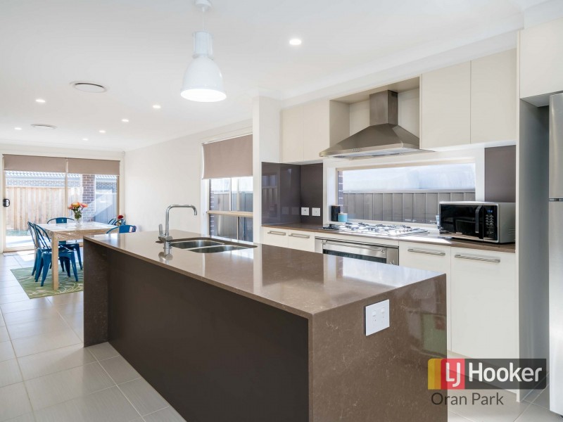 11 Jones Street, Oran Park NSW 2570