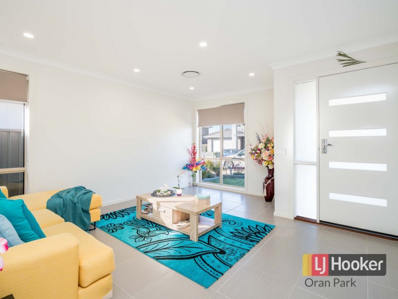 11 Jones Street, Oran Park NSW 2570