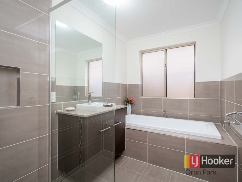11 Jones Street, Oran Park NSW 2570