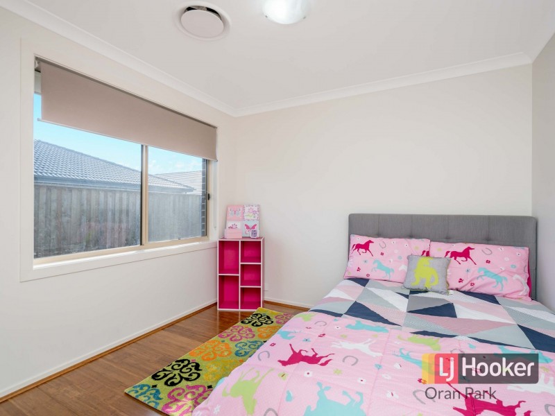 11 Jones Street, Oran Park NSW 2570