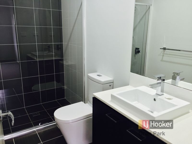 37 Lowndes Drive, Oran Park NSW 2570