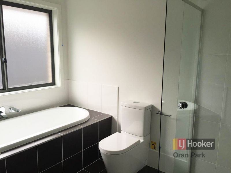 19 Franklin Grove, Oran Park NSW 2570