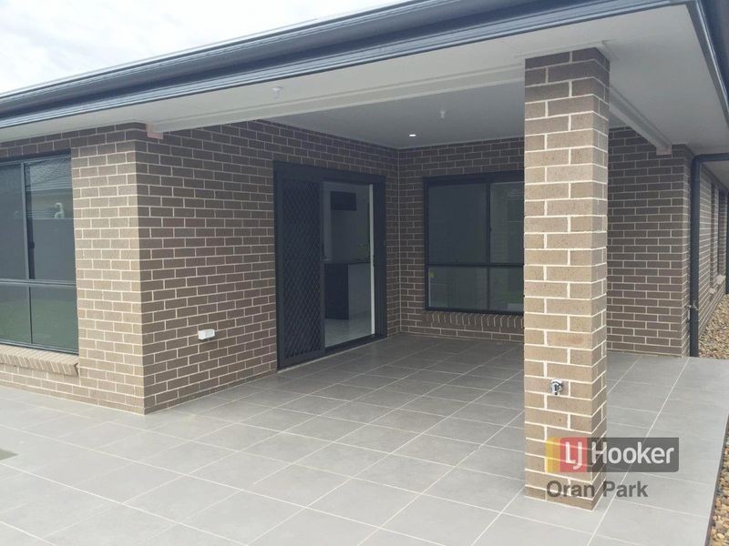 19 Franklin Grove, Oran Park NSW 2570
