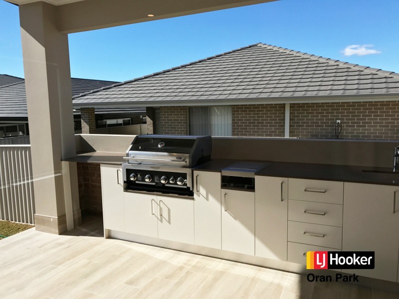 4 Allison Circuit, Oran Park NSW 2570