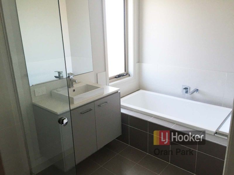 45 Murphy Street, Oran Park NSW 2570