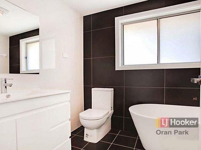 22b Geoghegan Circuit, Oran Park NSW 2570