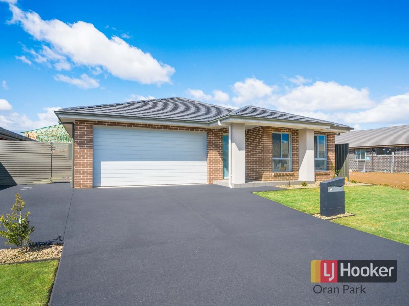 28 Phillips Avenue, Oran Park NSW 2570