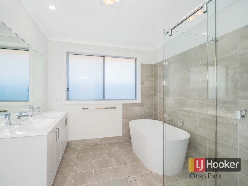 28 Phillips Avenue, Oran Park NSW 2570