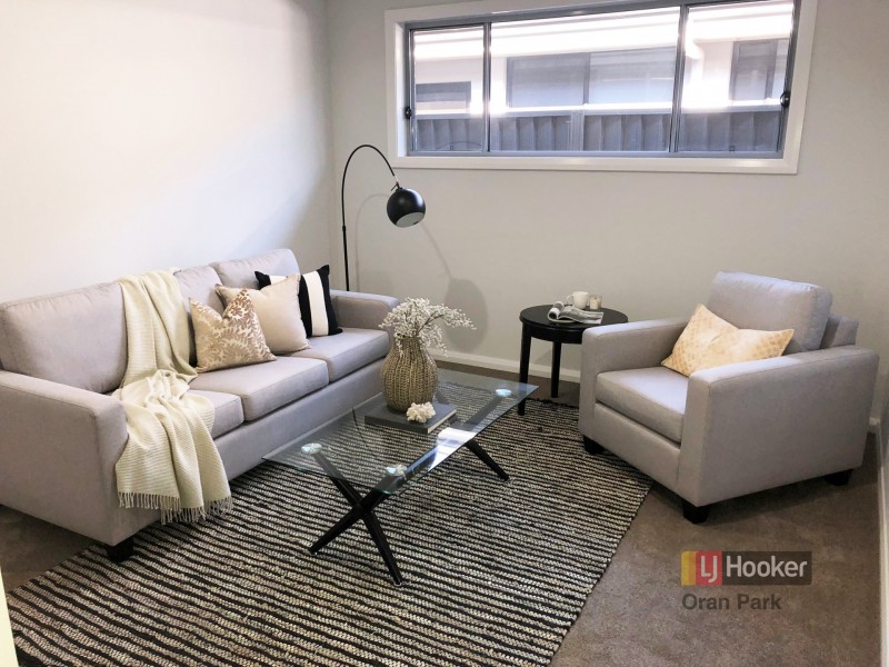 28 Phillips Avenue, Oran Park NSW 2570