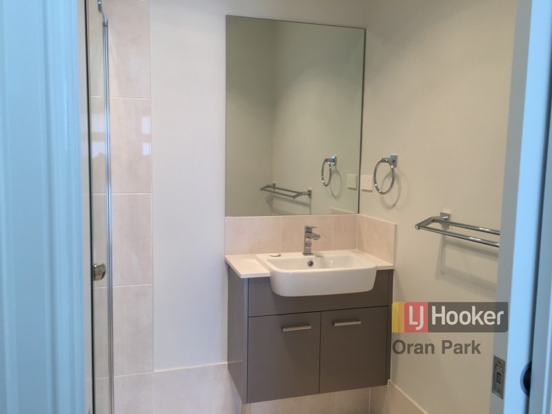 28 Holdsworth Street, Oran Park NSW 2570