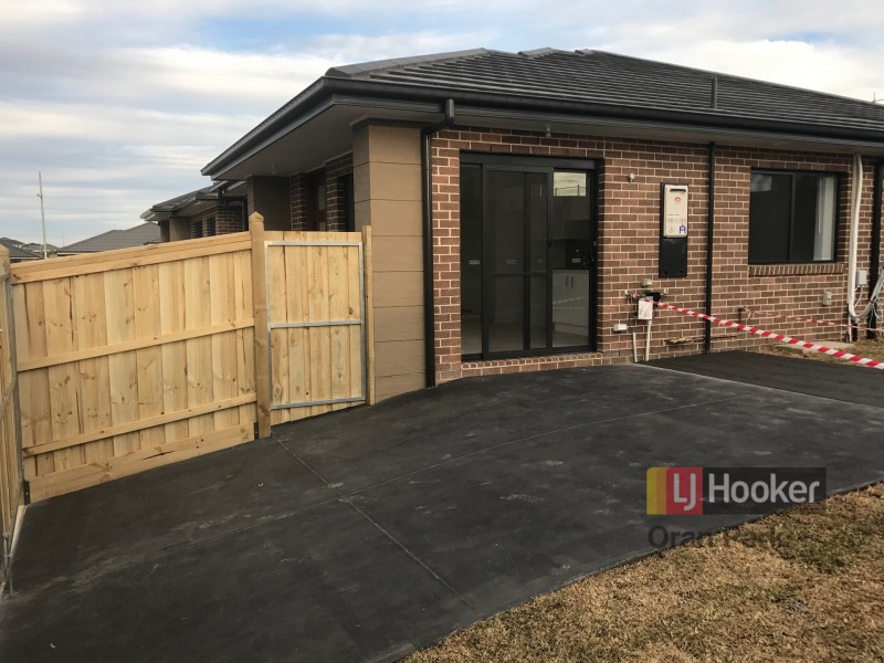 28 Holdsworth Street, Oran Park NSW 2570
