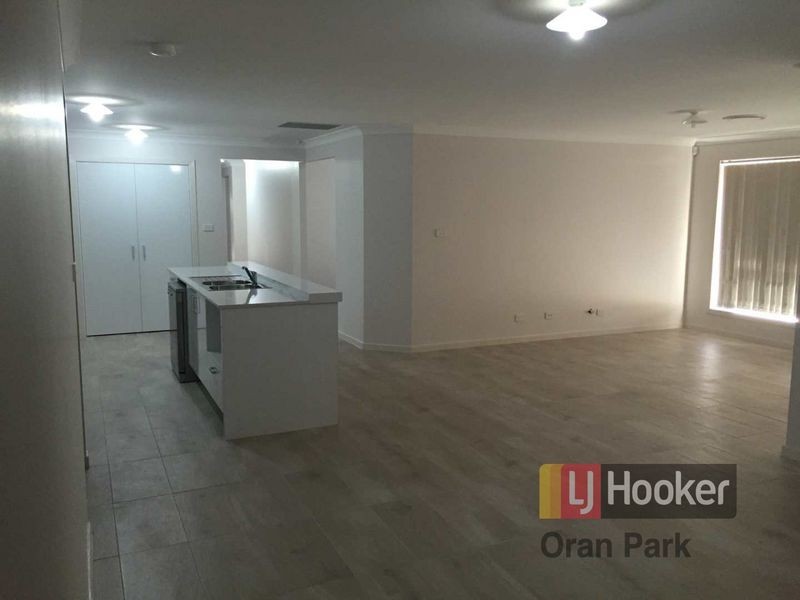 8 Loudon Crescent, Cobbitty NSW 2570