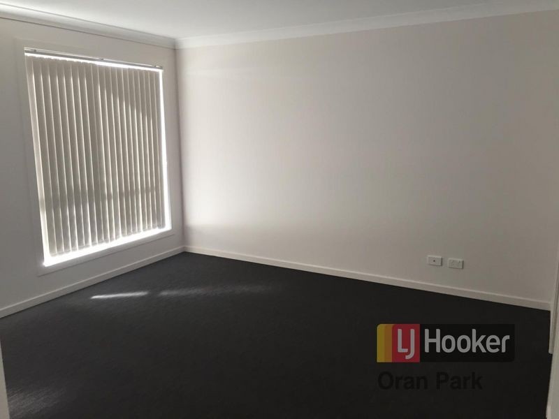 8 Loudon Crescent, Cobbitty NSW 2570