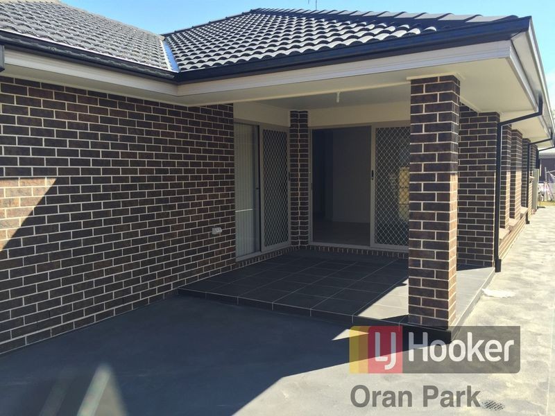 8 Loudon Crescent, Cobbitty NSW 2570
