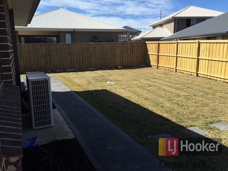 8 Loudon Crescent, Cobbitty NSW 2570