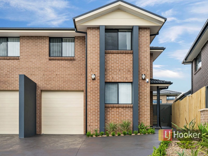 5b Kelly Street, Oran Park NSW 2570