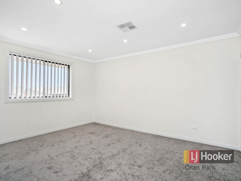 5b Kelly Street, Oran Park NSW 2570