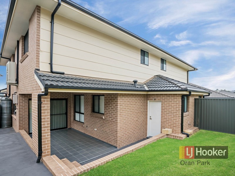 5b Kelly Street, Oran Park NSW 2570