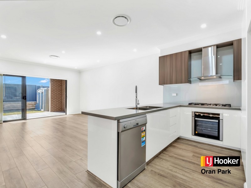 16b Hansford Street, Oran Park NSW 2570