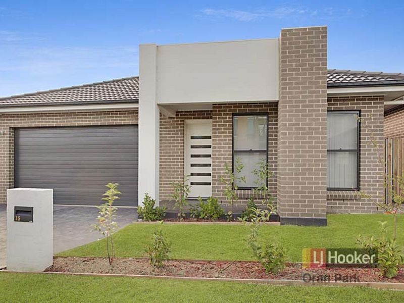 15 Richards Loop, Oran Park NSW 2570