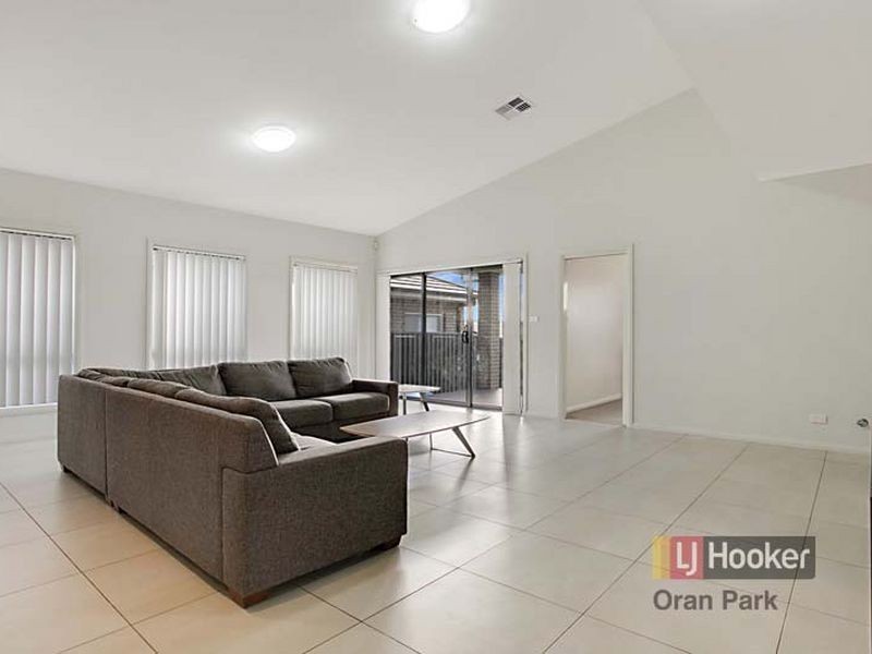 15 Richards Loop, Oran Park NSW 2570