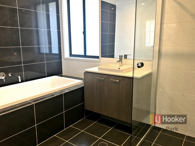 16 Weldon Street, Oran Park NSW 2570